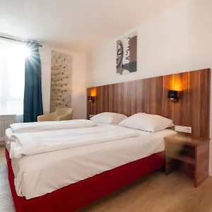 Astor 4*, Münih Almanya