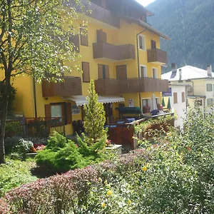 Iris Hotel