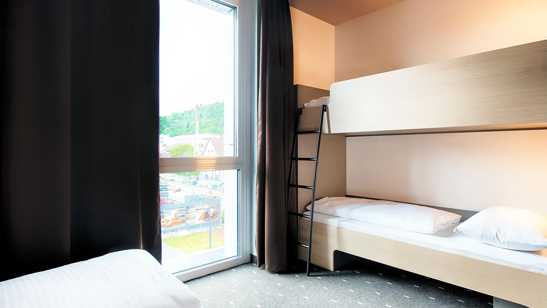 B&B Hotel Stuttgart-Neckarhafen