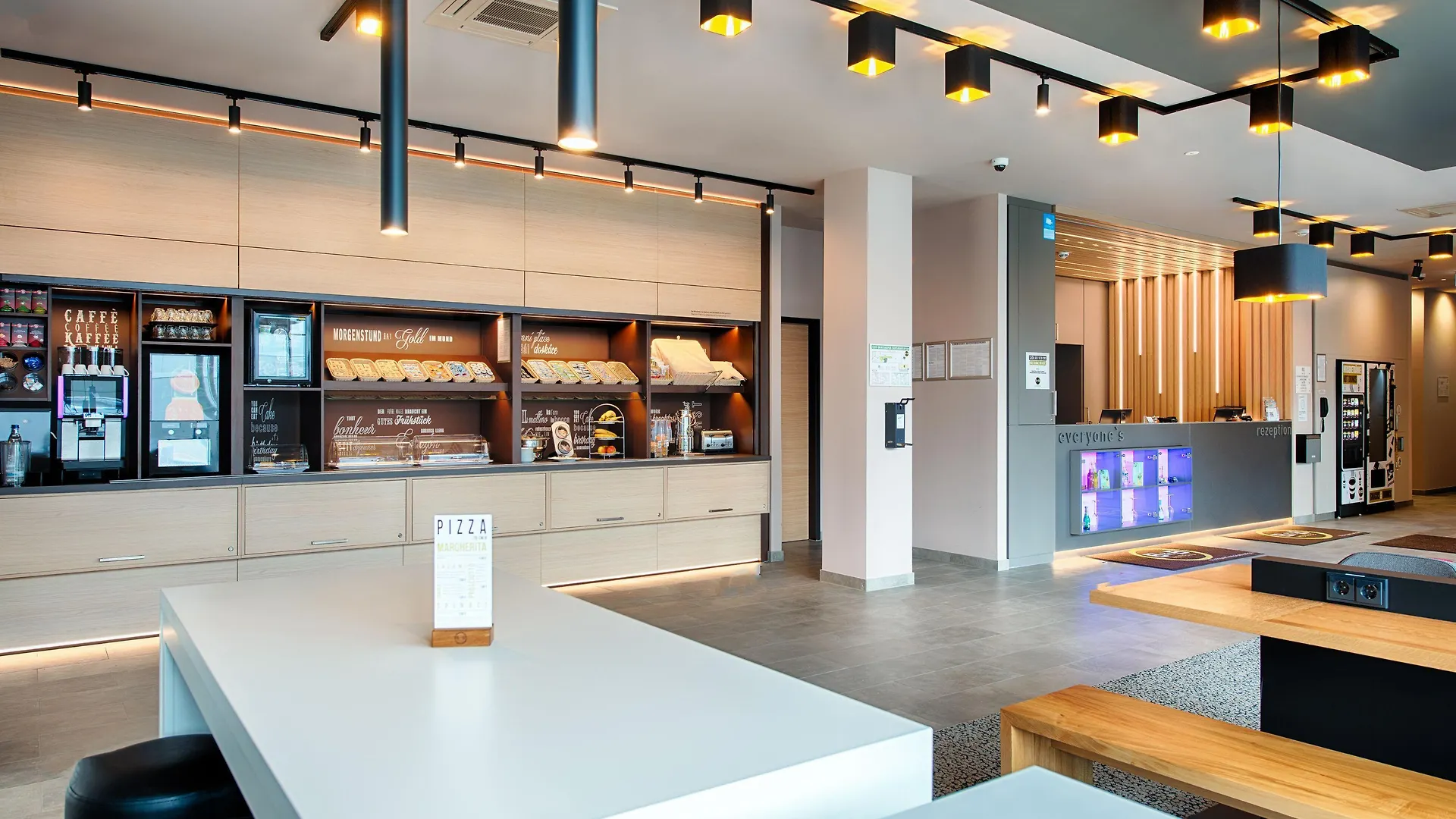 B&B Hotel Stuttgart-Neckarhafen  Στουτγκάρδη