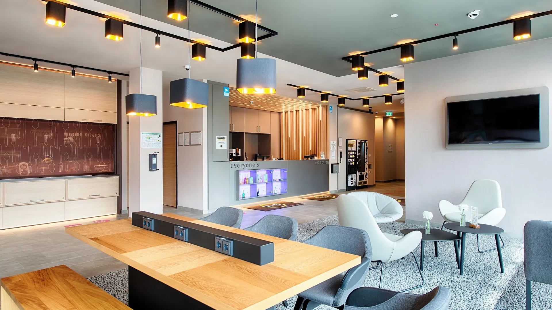 B&B Hotel Stuttgart-Neckarhafen 3*, Stuttgart