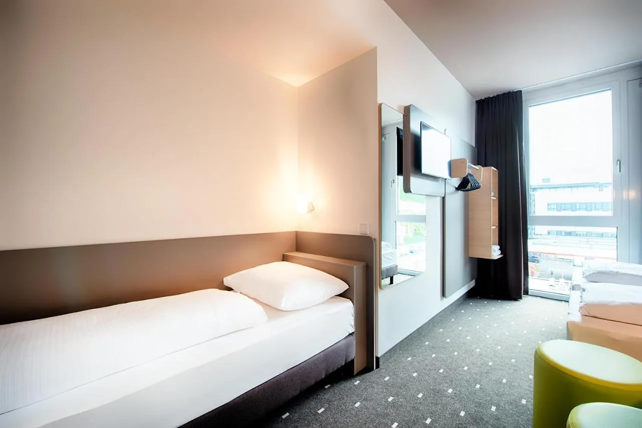 B&B Hotel Stuttgart-Neckarhafen  Stuttgart